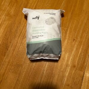 Contoured Disposable Nursing Pads - White and Gray